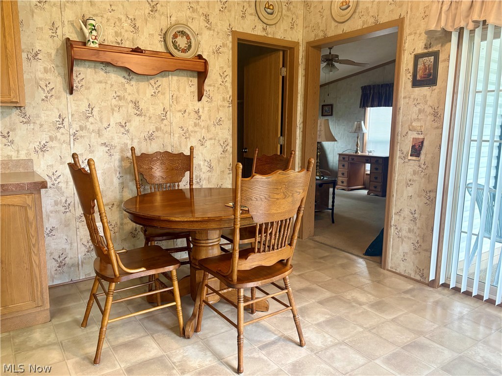 5852 Cleveland Road, Unit 22 Wooster, OH 44691 - Photo 16 of 35 Eat-in kitchen seating area.