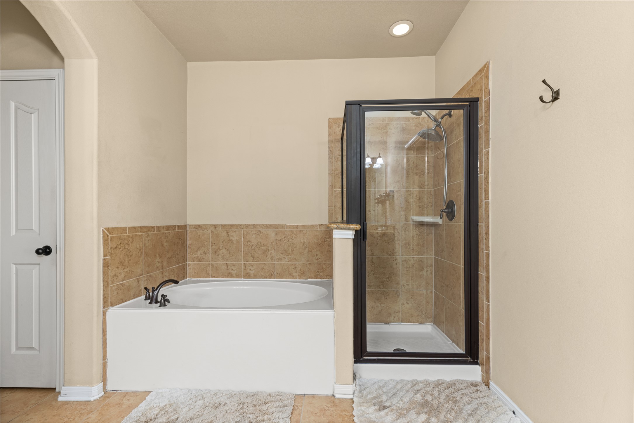 1010 Nantucket Street Pasadena, TX 77503 - Photo 25 of 46 Tub and shower