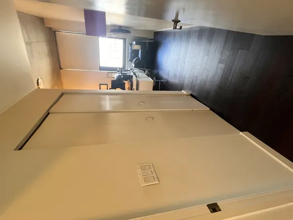 $3,000 | 235 West Van Buren Street, Unit 2415, Chicago, IL 60607