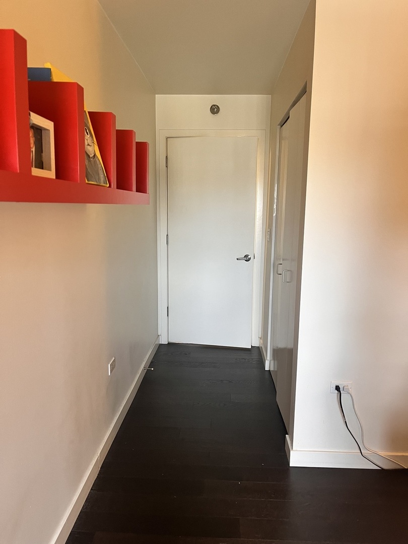 235 West Van Buren Street, Unit 2415 Chicago, IL 60607 - Photo 16 of 19