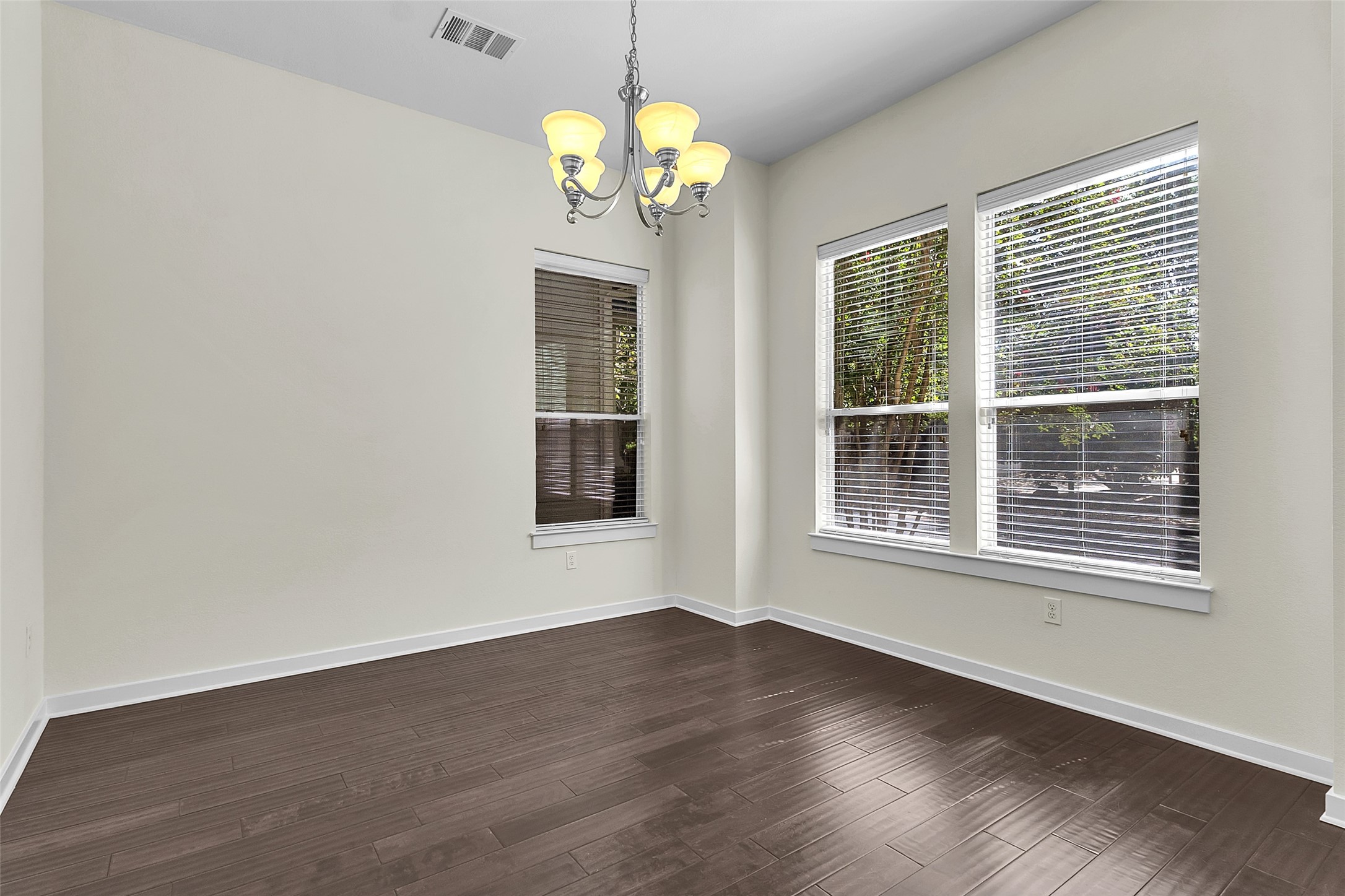 4113 Threadgill Street Austin, TX 78723 - Photo 4 of 33