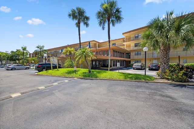 $1,850 | 9273 Southwest 8th Street, Unit 416, Boca Raton, FL 33428