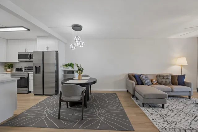 $1,850 | 9273 Southwest 8th Street, Unit 416, Boca Raton, FL 33428