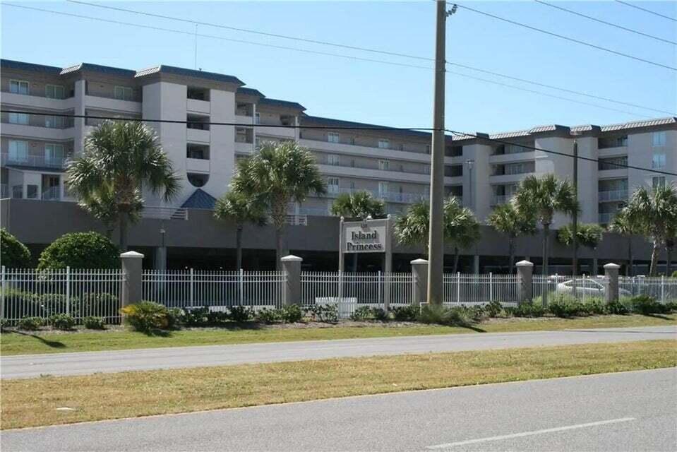520 Santa Rosa Boulevard, Unit 217 Fort Walton Beach, FL 32548 - Photo 25 of 26 a view of a house with a yard and a street