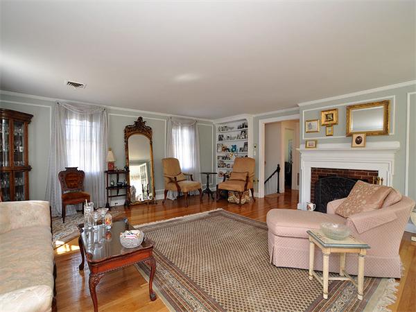 41 Larchmont Road Melrose, MA 02176 - Photo 1 of 28 Gallery Image 1