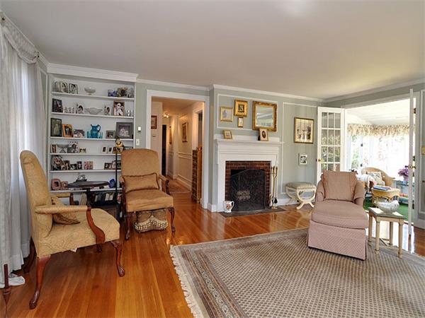 41 Larchmont Road Melrose, MA 02176 - Photo 23 of 28 Gallery Image 23
