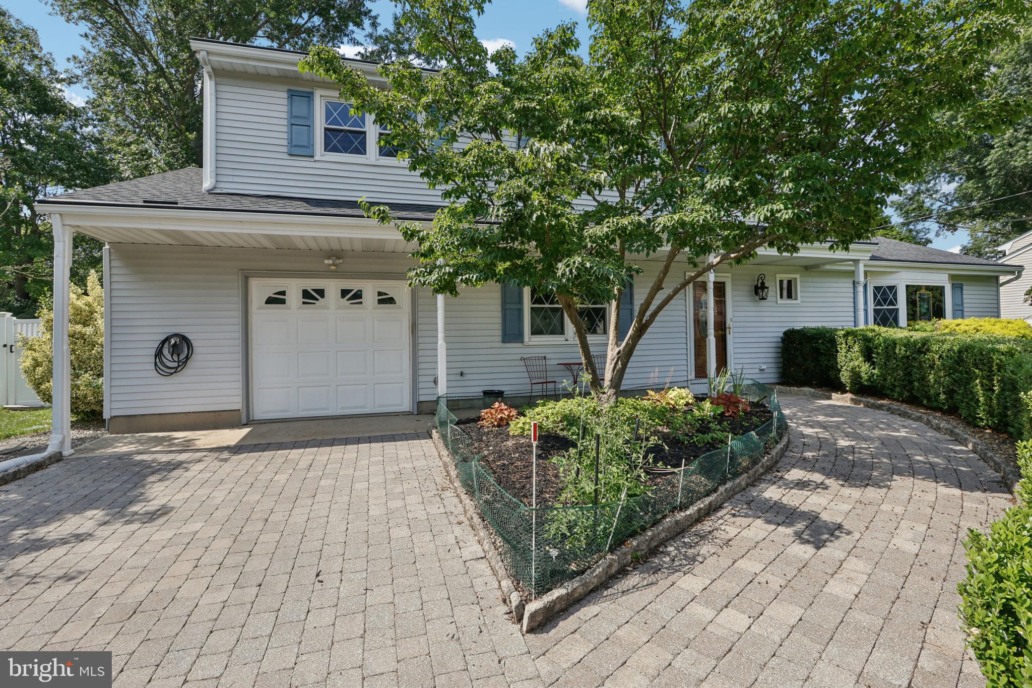 8 Coates Road Allentown, NJ 08501 - Photo 2 of 46 Gallery Image 2