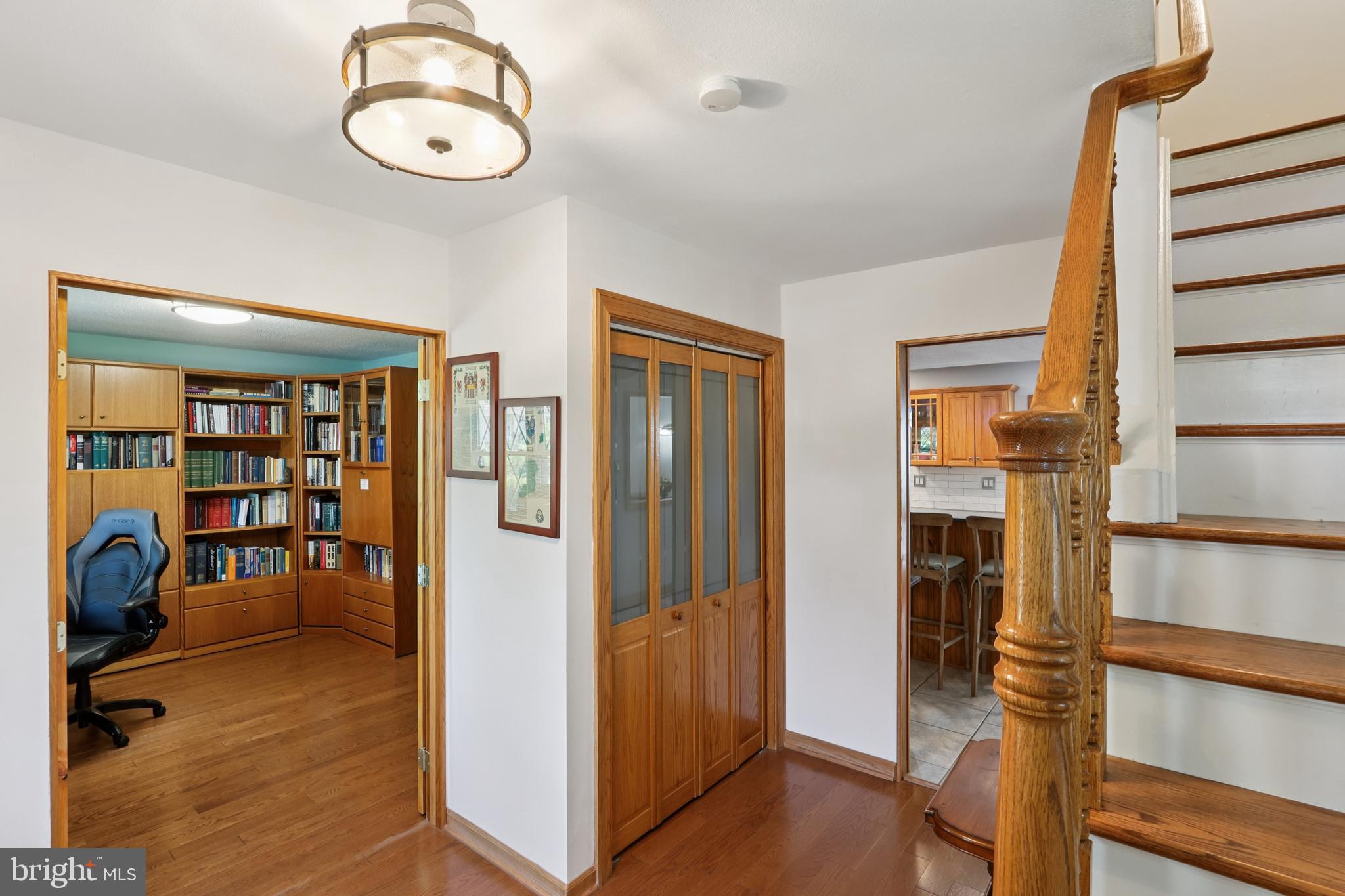 8 Coates Road Allentown, NJ 08501 - Photo 34 of 46 Foyer