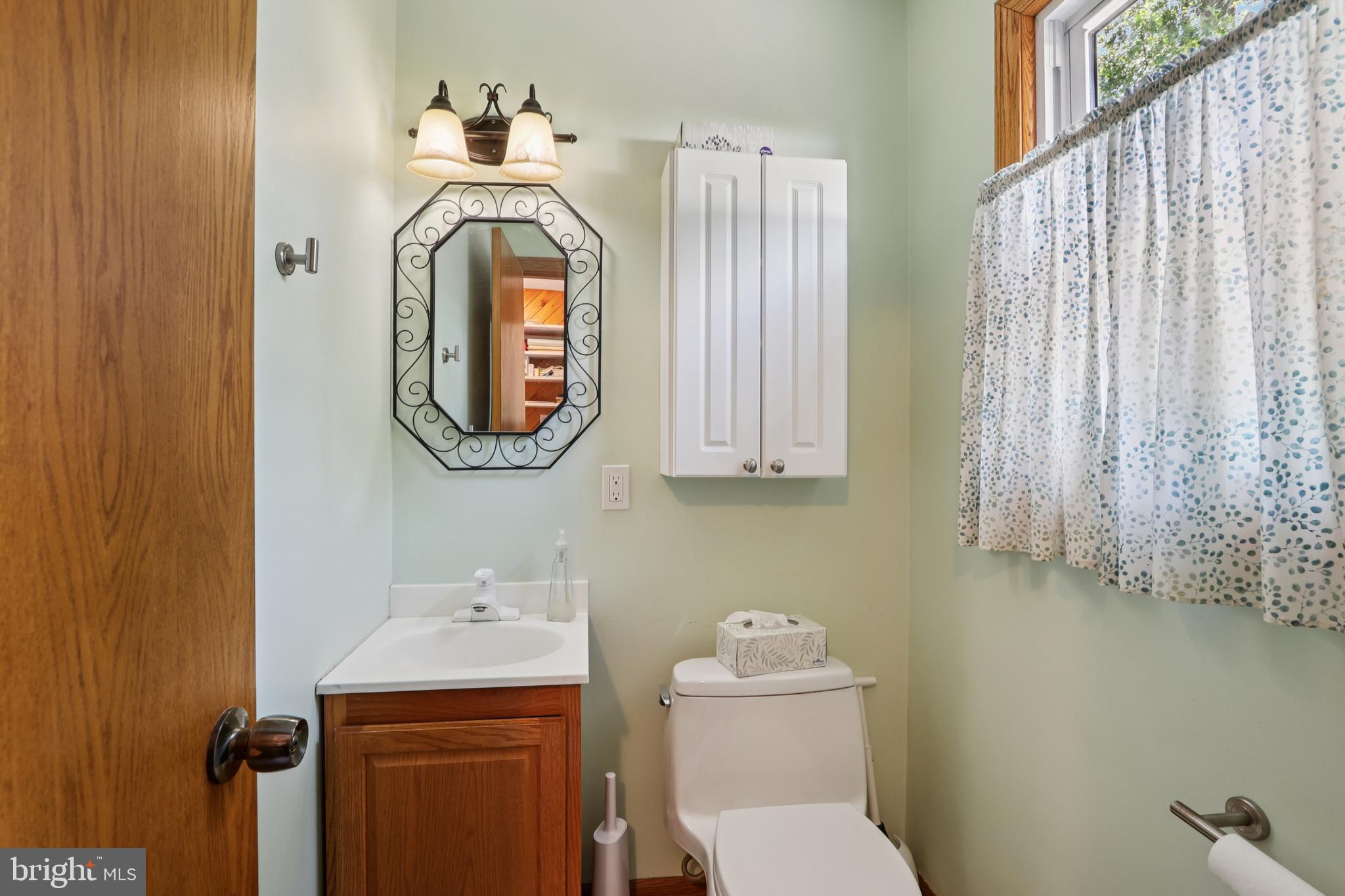 8 Coates Road Allentown, NJ 08501 - Photo 35 of 46 Half Bath