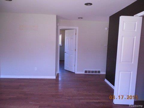 8850 Sashabaw Road Clarkston, MI 48348 - Photo 4 of 14 DSCN1783.jpg