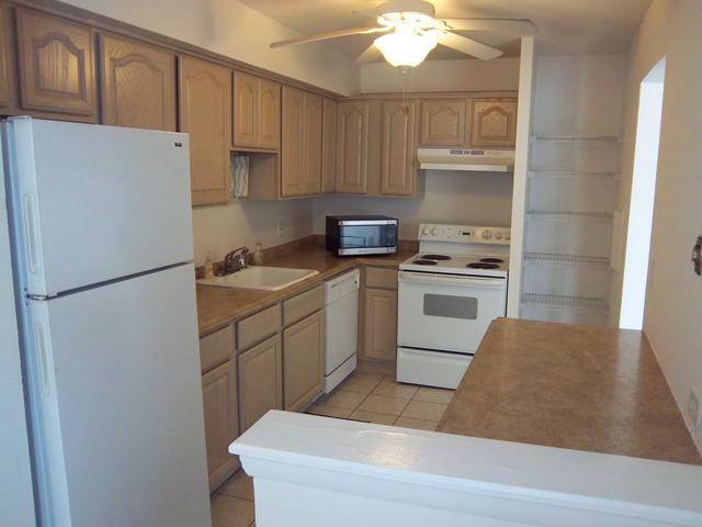 918 Ridge Square, Unit 307 Elk Grove Village, IL 60007 - Photo 3 of 7