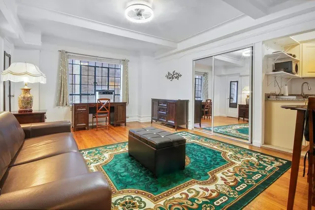 $399,800 | 10 Park Avenue, Unit 5K | Murray Hill