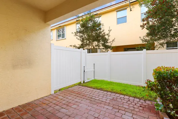 $2,500 | 9512 Southwest Merlin Court, Stuart, FL 34997