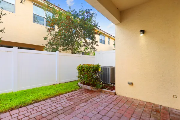 $2,500 | 9512 Southwest Merlin Court, Stuart, FL 34997