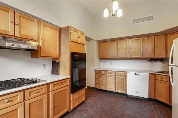 $3,200 | 810 Pine Street, New Orleans, LA 70118