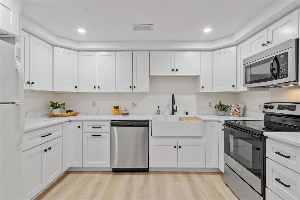 75 Page Road, Unit 20 Bedford, MA 01730 - Photo 15 of 42