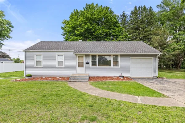 $134,500 | 902 Laura Avenue, Streator, IL 61364