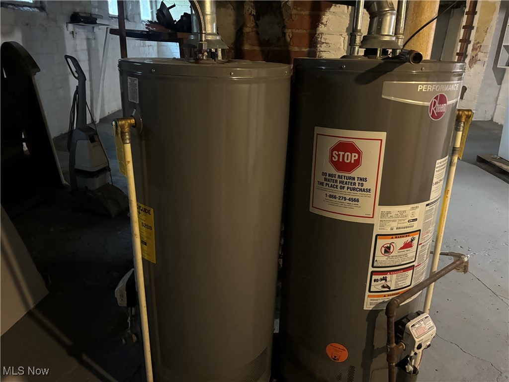417 Arbor Road Cleveland, OH 44108 - Photo 18 of 20 Utilities featuring water heater