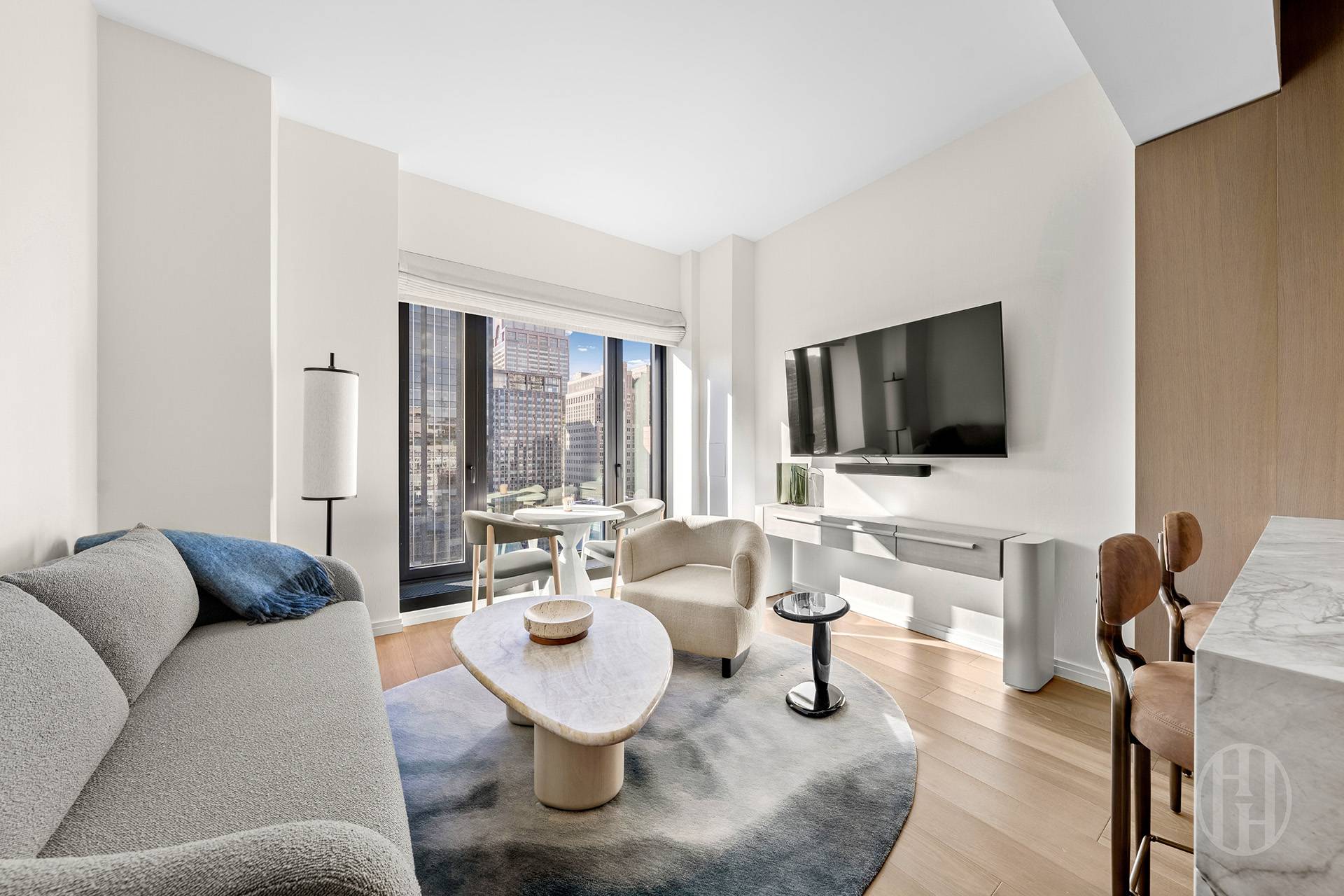 111 West 56th Street, Unit 41D Manhattan, NY 10019 - Photo 2 of 18 Gallery Image 2