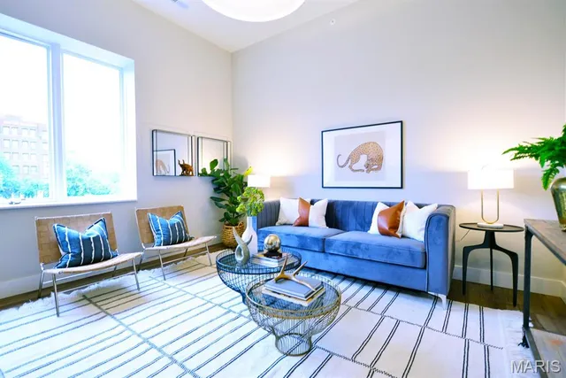 $1,200 | 415 DeBaliviere Avenue, Unit 203, St. Louis, MO 63112