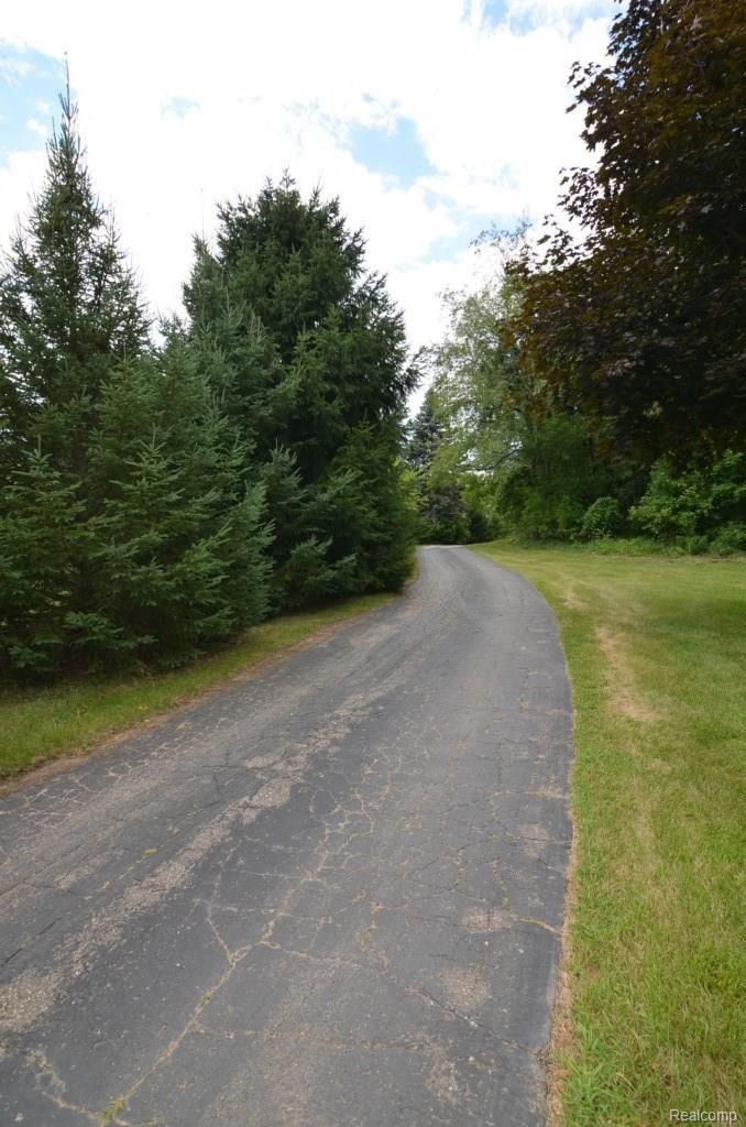 8620 Eaton Road Davisburg, MI 48350 - Photo 45 of 55 PRIVATE DRIVE-MOST MISS IT THE FIRST TIME