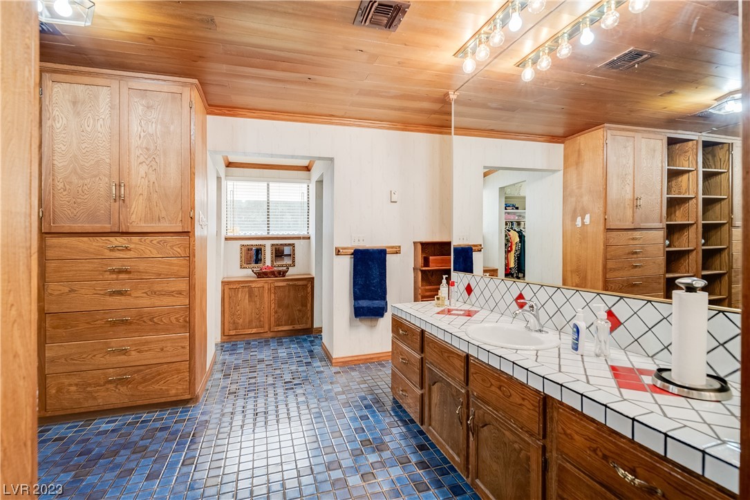 3445 Westwind Road Las Vegas, NV 89146 - Photo 15 of 51 Gallery Image 15