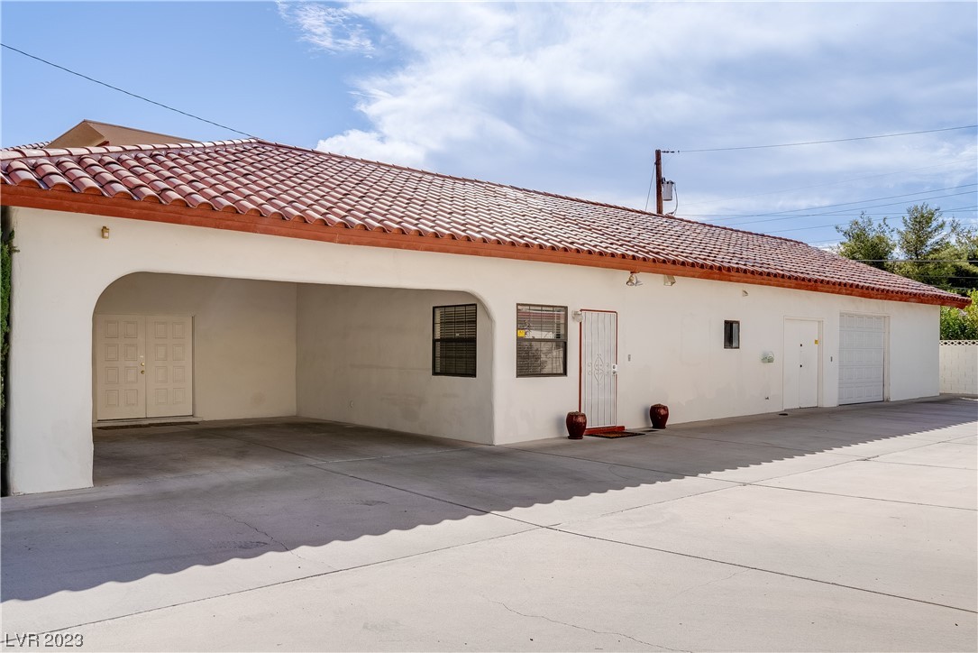 3445 Westwind Road Las Vegas, NV 89146 - Photo 32 of 51 Separate Guest House w/ Covered car Port