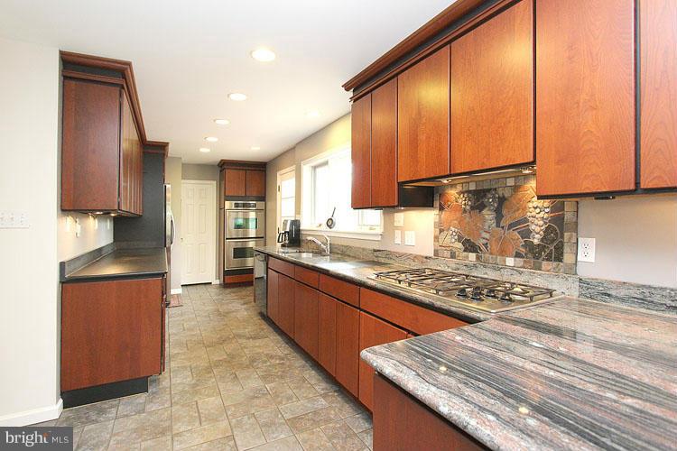 6608 Greentree Road Bethesda, MD 20817 - Photo 14 of 29 Kitchen