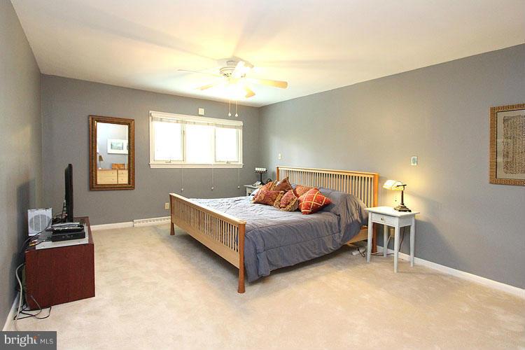 6608 Greentree Road Bethesda, MD 20817 - Photo 17 of 29 Bedroom (Master)