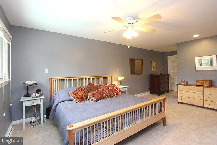 6608 Greentree Road Bethesda, MD 20817 - Photo 18 of 29 Bedroom (Master)