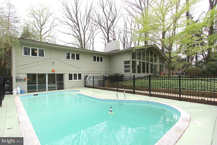 6608 Greentree Road Bethesda, MD 20817 - Photo 29 of 29 Exterior (Rear)