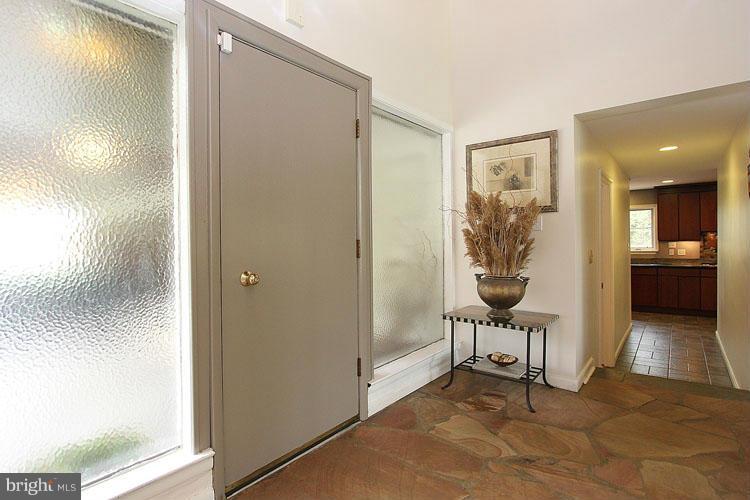 6608 Greentree Road Bethesda, MD 20817 - Photo 4 of 29 Interior (General)
