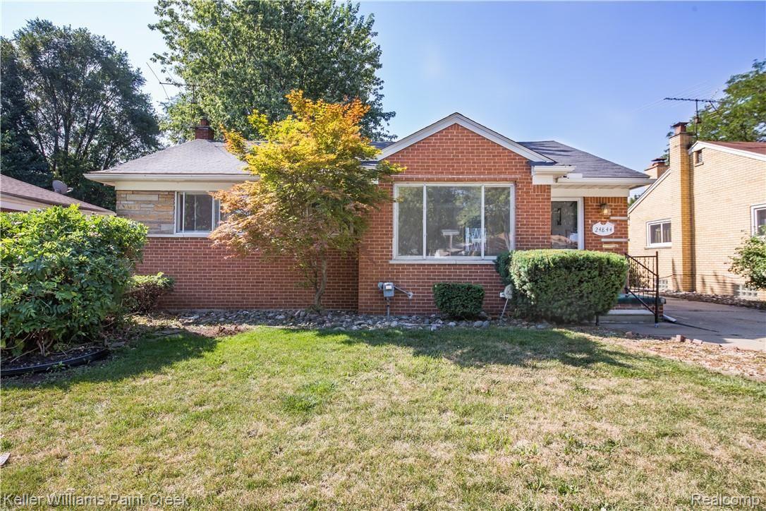 24844 Ridgecroft Avenue Eastpointe, MI 48021 - Photo 1 of 37 Ridgecroft_24844_Front_02.jpg
