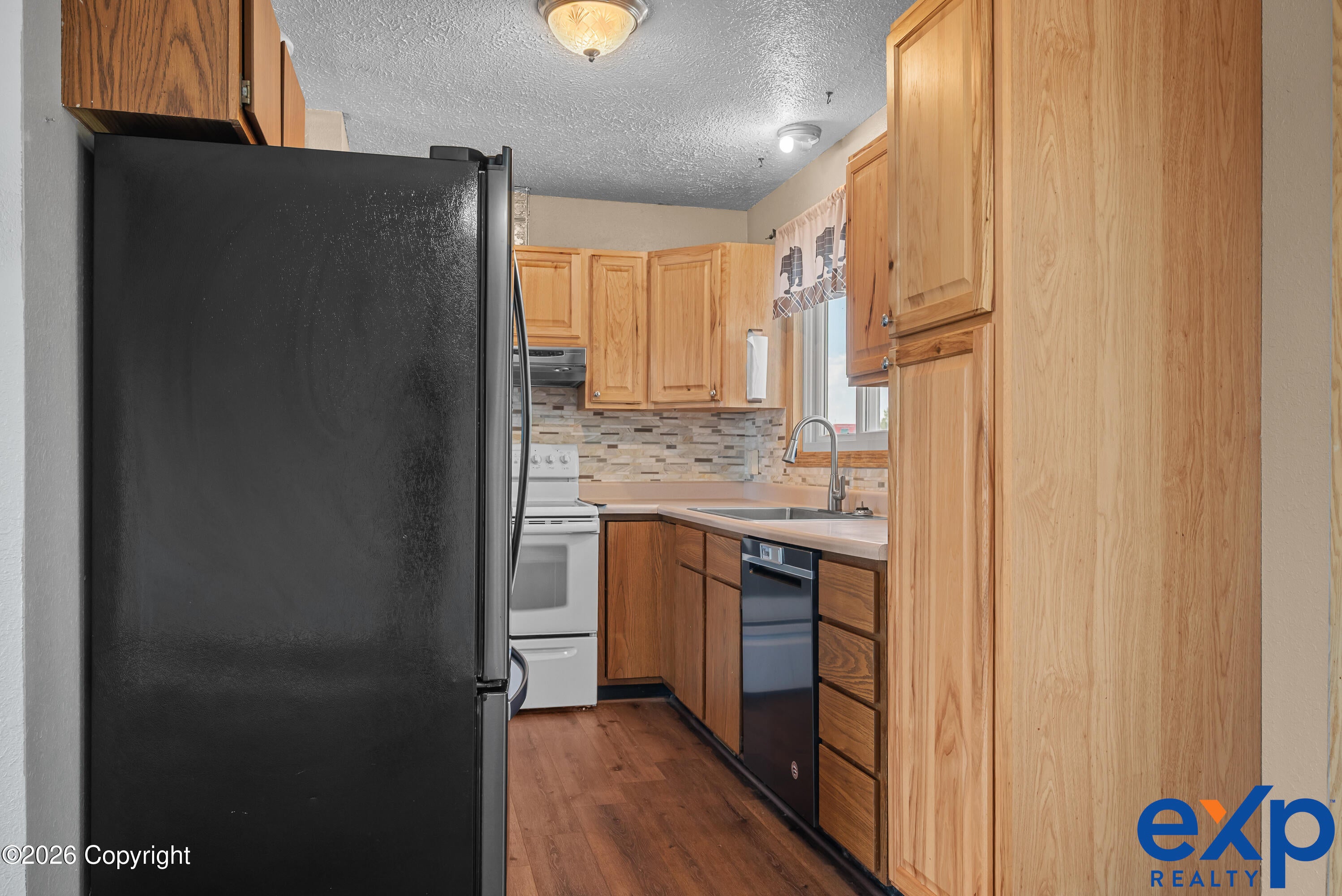 4716 Hi-Line Road Gillette, WY 82718 - Photo 8 of 44 Gallery Image 8