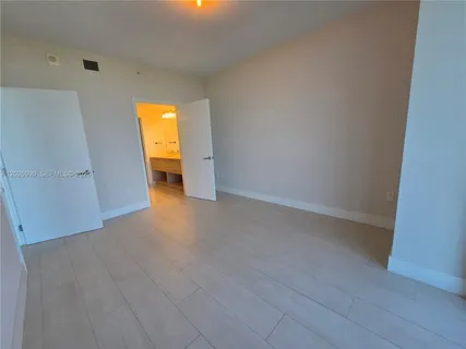 $629,900 | 16385 Biscayne Boulevard, Unit 1019, North Miami Beach, FL 33160