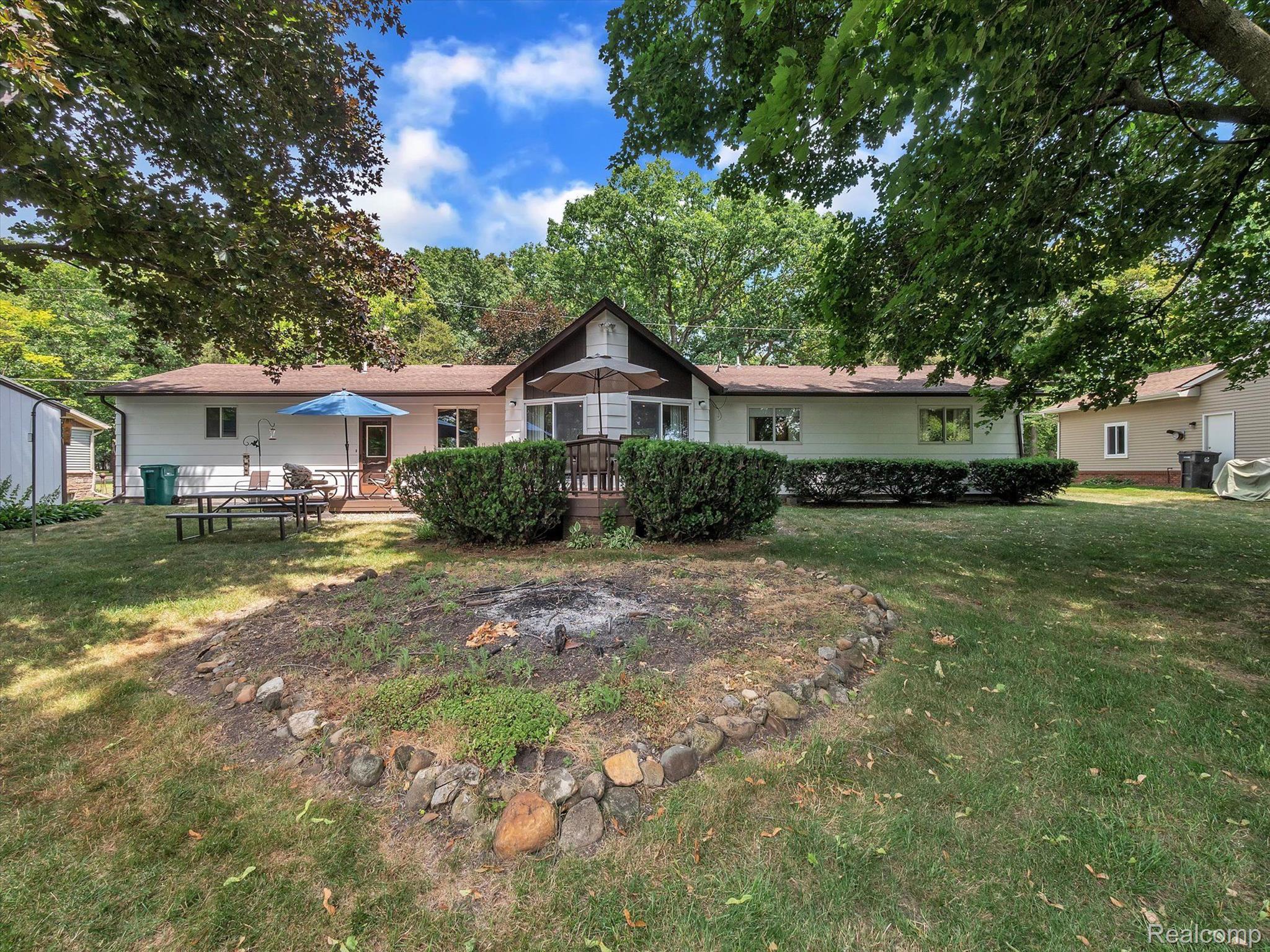 10012 Kress Road Pinckney, MI 48169 - Photo 40 of 55 Back View