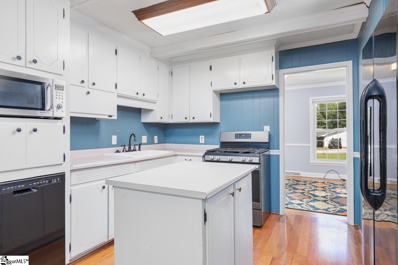 100 Sumter Street Clinton, SC 29325 - Photo 11 of 36