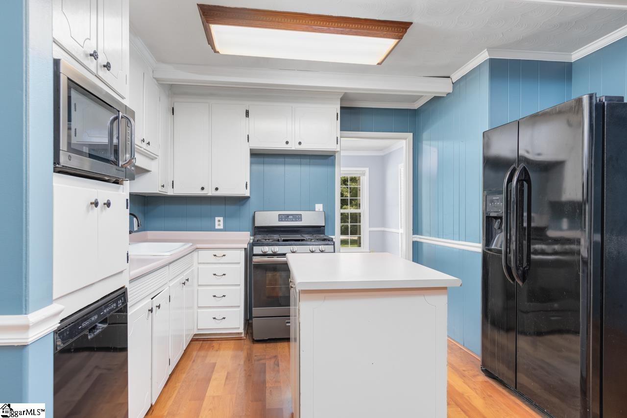 100 Sumter Street Clinton, SC 29325 - Photo 12 of 36