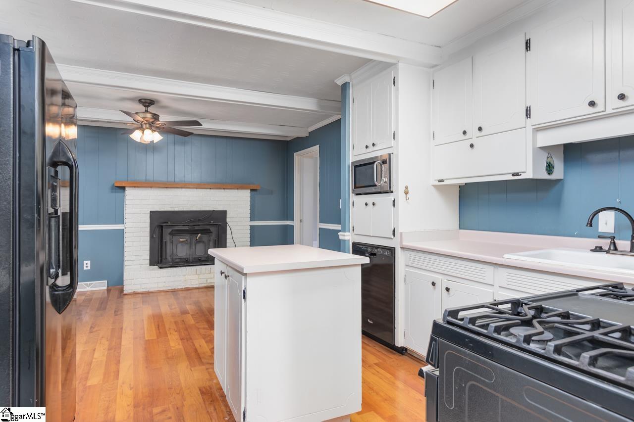 100 Sumter Street Clinton, SC 29325 - Photo 13 of 36