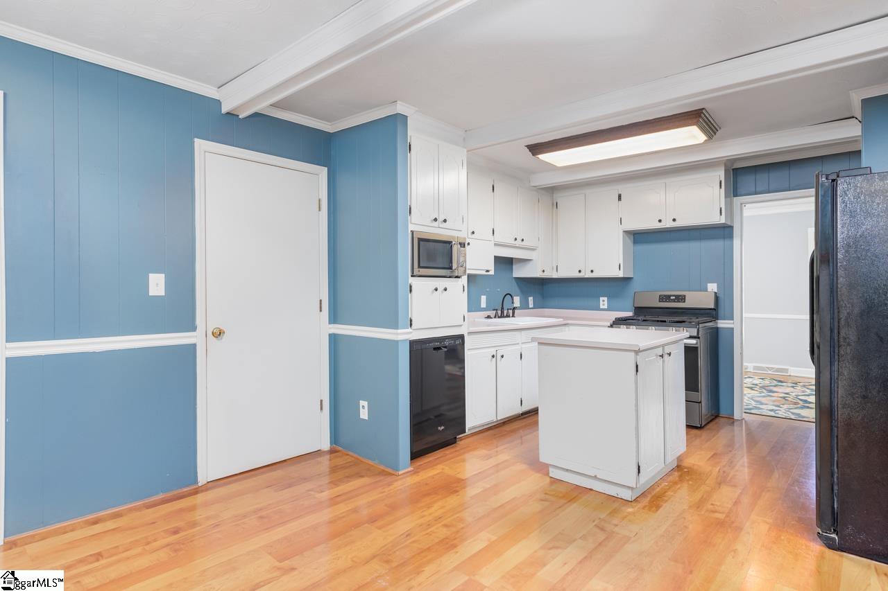 100 Sumter Street Clinton, SC 29325 - Photo 14 of 36