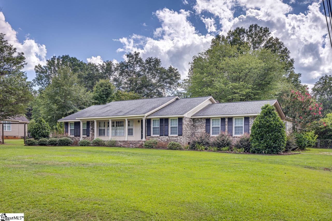 100 Sumter Street Clinton, SC 29325 - Photo 2 of 36