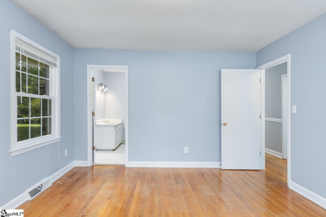 100 Sumter Street Clinton, SC 29325 - Photo 25 of 36