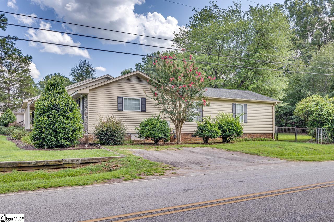 100 Sumter Street Clinton, SC 29325 - Photo 3 of 36