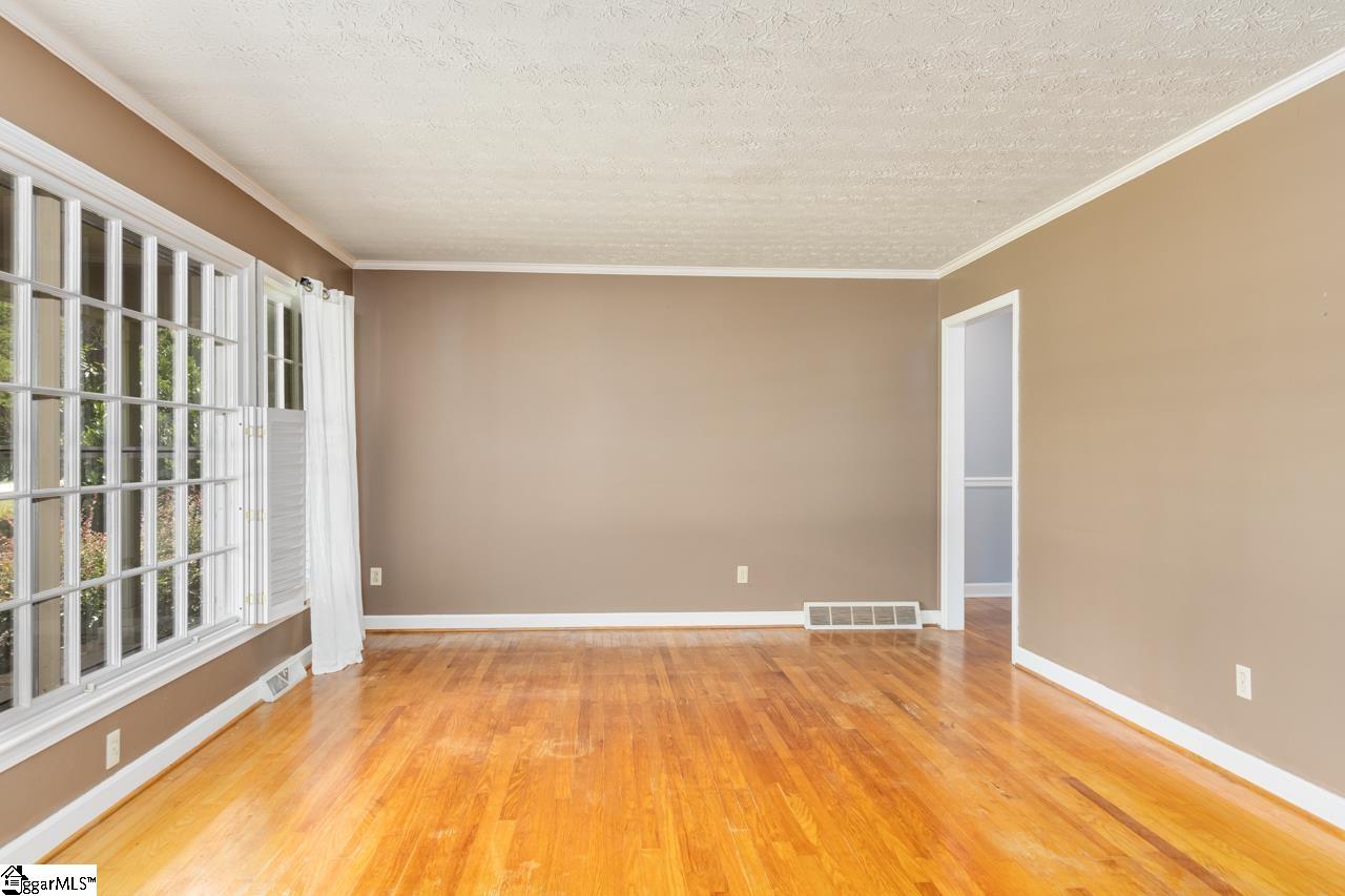 100 Sumter Street Clinton, SC 29325 - Photo 4 of 36