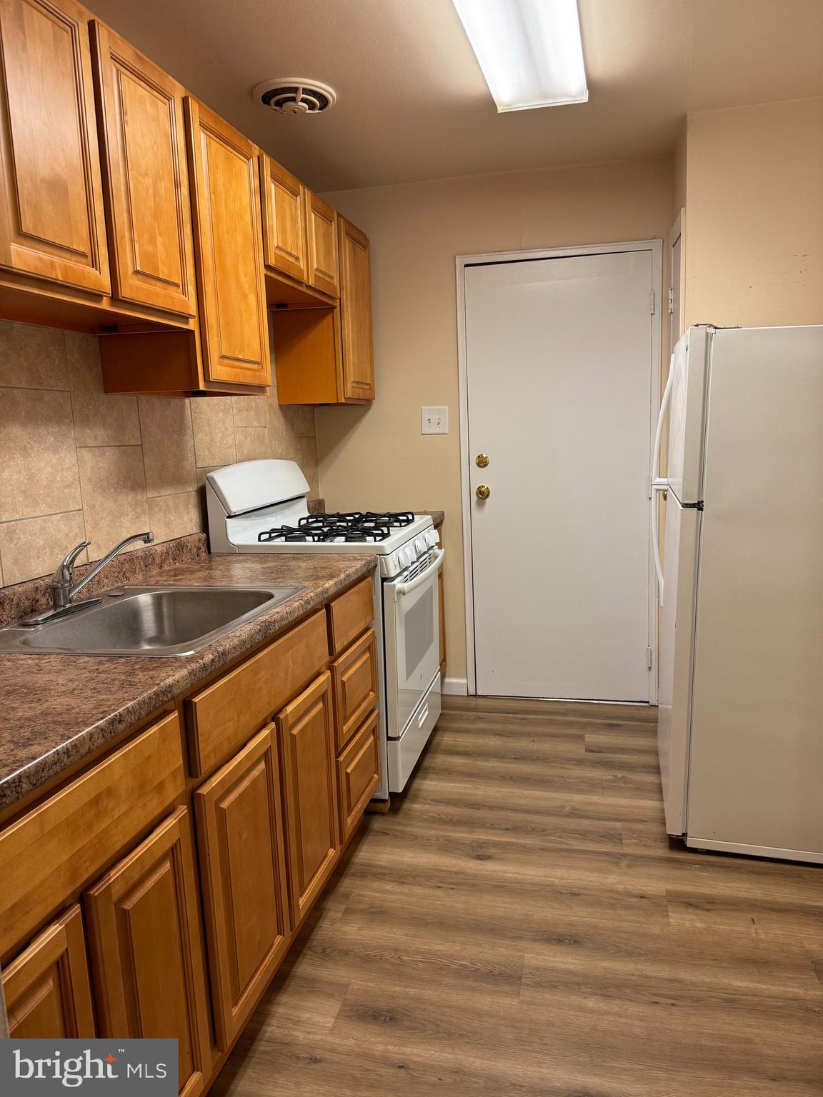 2201 Strahle Street, Unit C302 Philadelphia, PA 19152 - Photo 5 of 11