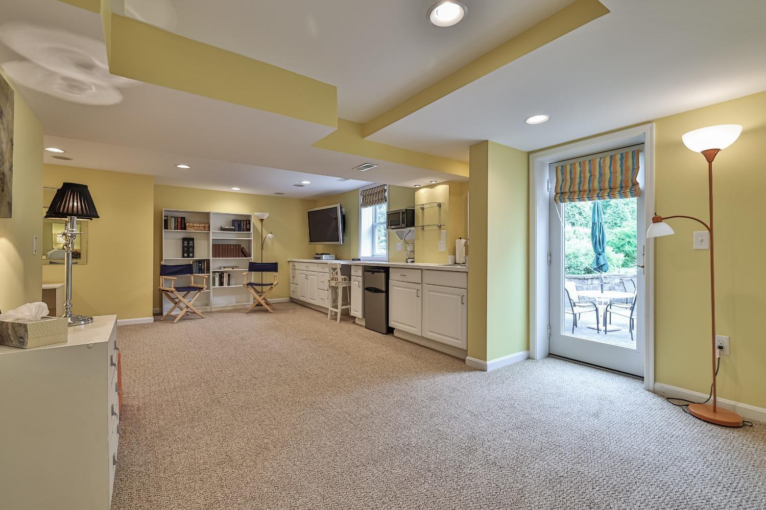7000 Drake Road Cincinnati, OH 45243 - Photo 15 of 25