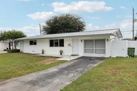 $475,000 | 8700 Northwest 11th Street, Pembroke Pines, FL 33024