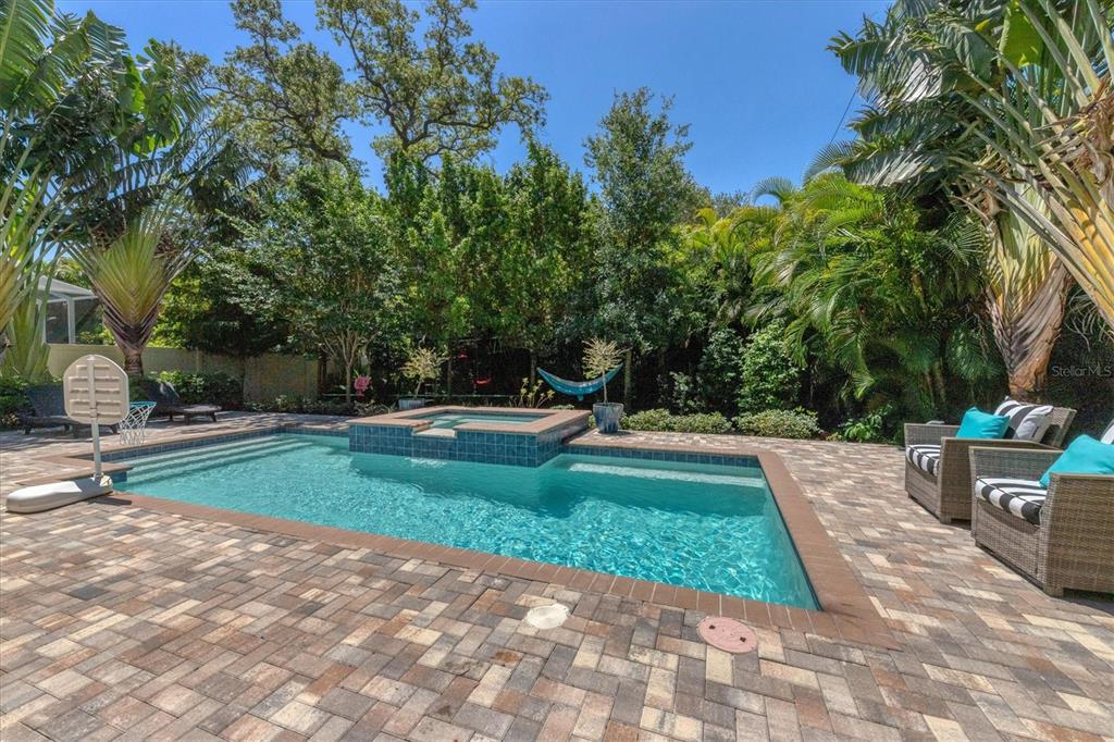 1614 Bay Road Sarasota, FL 34231 - Photo 38 of 51 Gallery Image 38