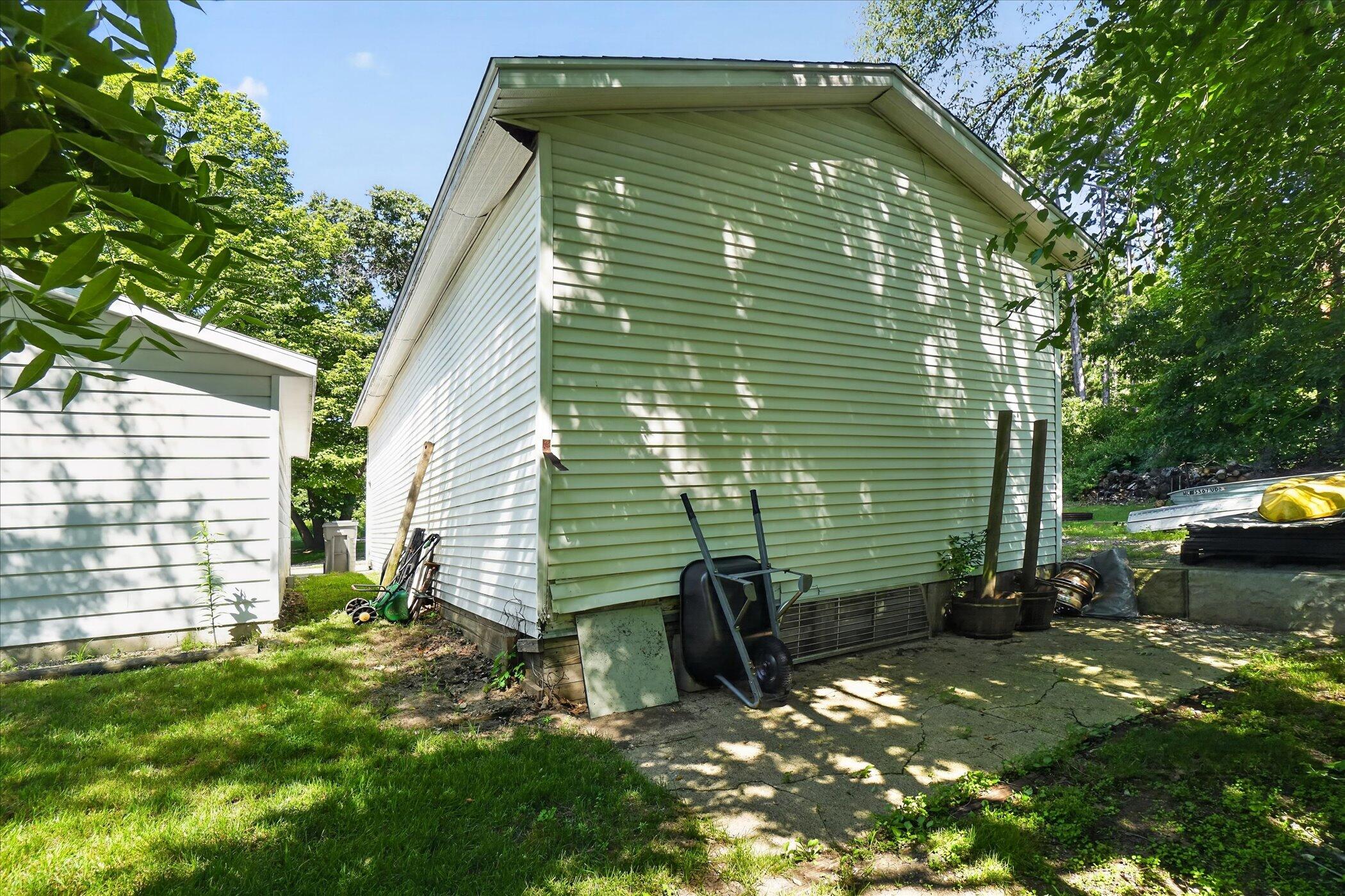 401 South Whitmore Road Hastings, MI 49058 - Photo 39 of 59 38-401-S-Whitmore-Rd-Hastings-WindowStil