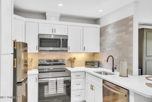 $1,500 | 118 Molokai, Unit D, Diamondhead, MS 39525